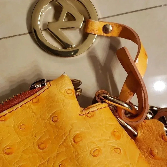 Valentina made in Italy leather shoulder bag - Picture 5 of 6